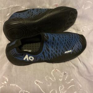 EUC Aqurun Blue and Black Water Shoes 5/6 (Big Kid)